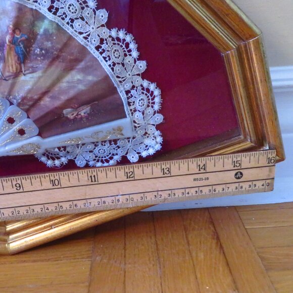 Collectable Vintage Hand Painted Hand Fan Framed red velvet lace lover scene - Picture 9 of 11